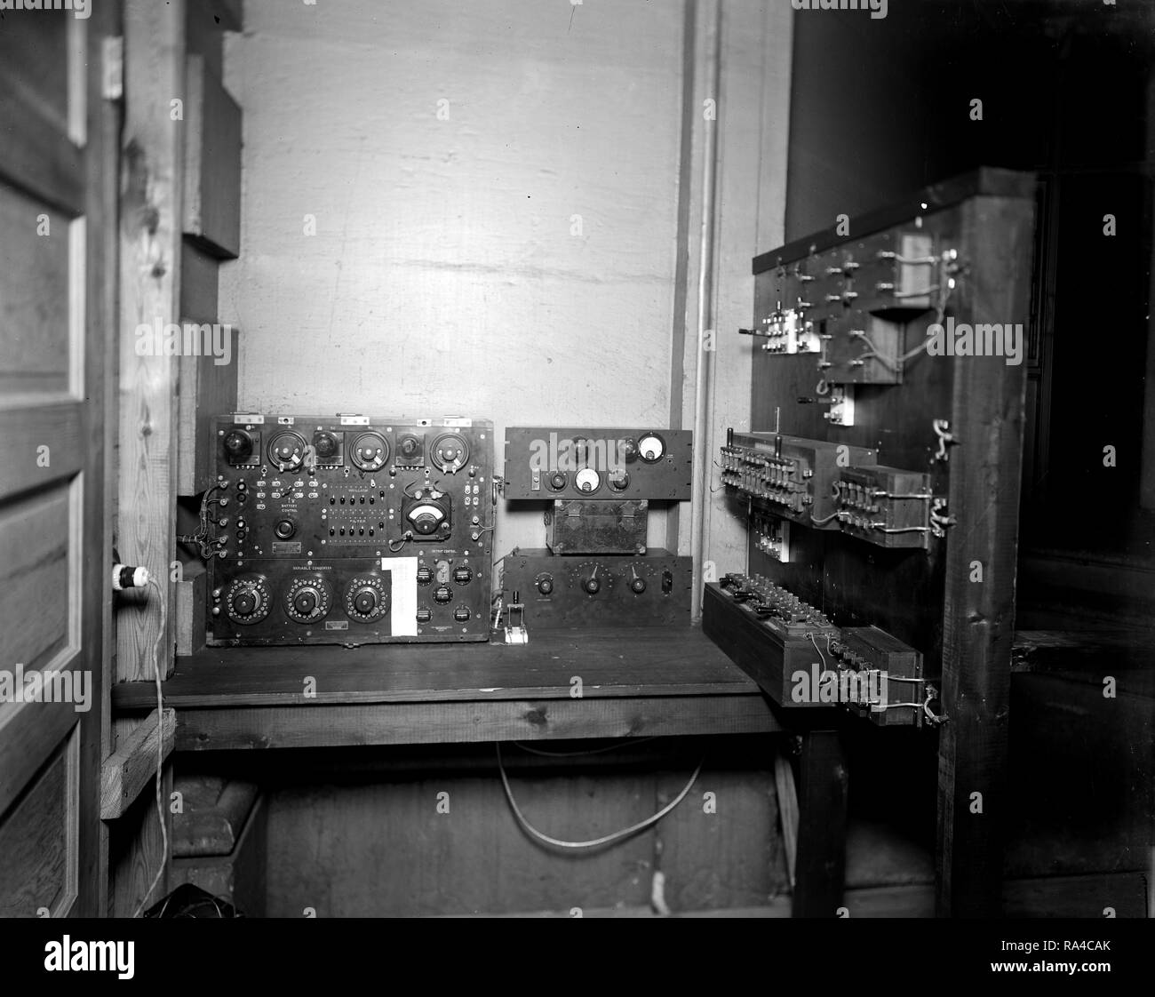 Early 1900s telephone equipment hires stock photography and images Alamy