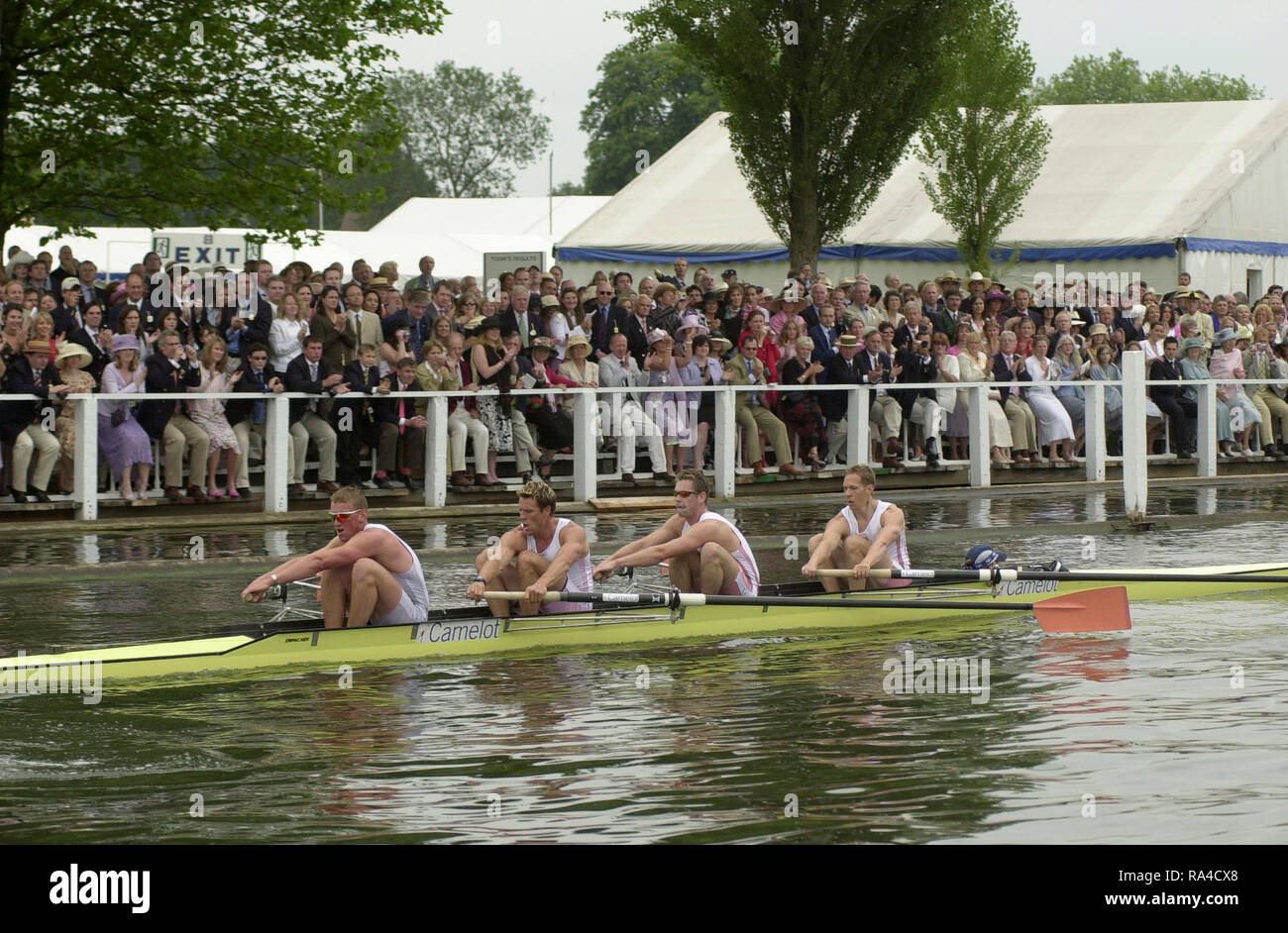 05/07/03/03  2003 Henley Royal Regatta - Sat Prince Philip Challenge Cup Leander Club rowing past the Stewards' Enclosure to win and go through to Sundays final. Left to Right  Stroke Matthew Pinsent, 3. James Cracknell, 2. Toby Smith and bow Chris Lloyd; cox Christian Cormack Stock Photo