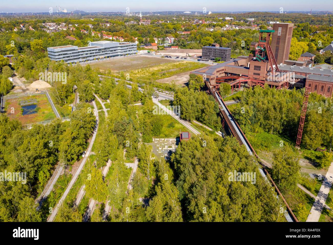 World Heritage Zeche Zollverein in Essen, Zollverein Park, former Gleis Boulevard, rear shaft 1/2/8 and Folkwang University of Stock Photo