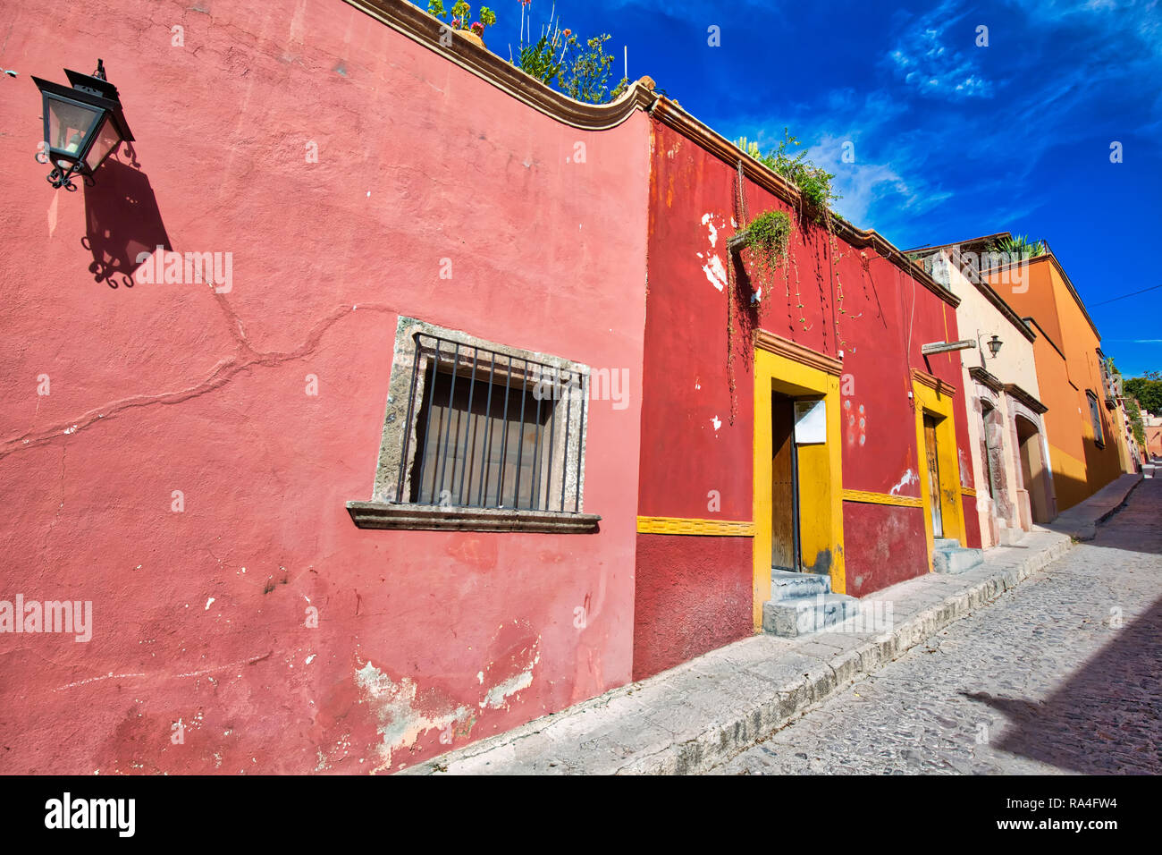 Mexico, Colorful buildings and streets of San Miguel de Allende in ...