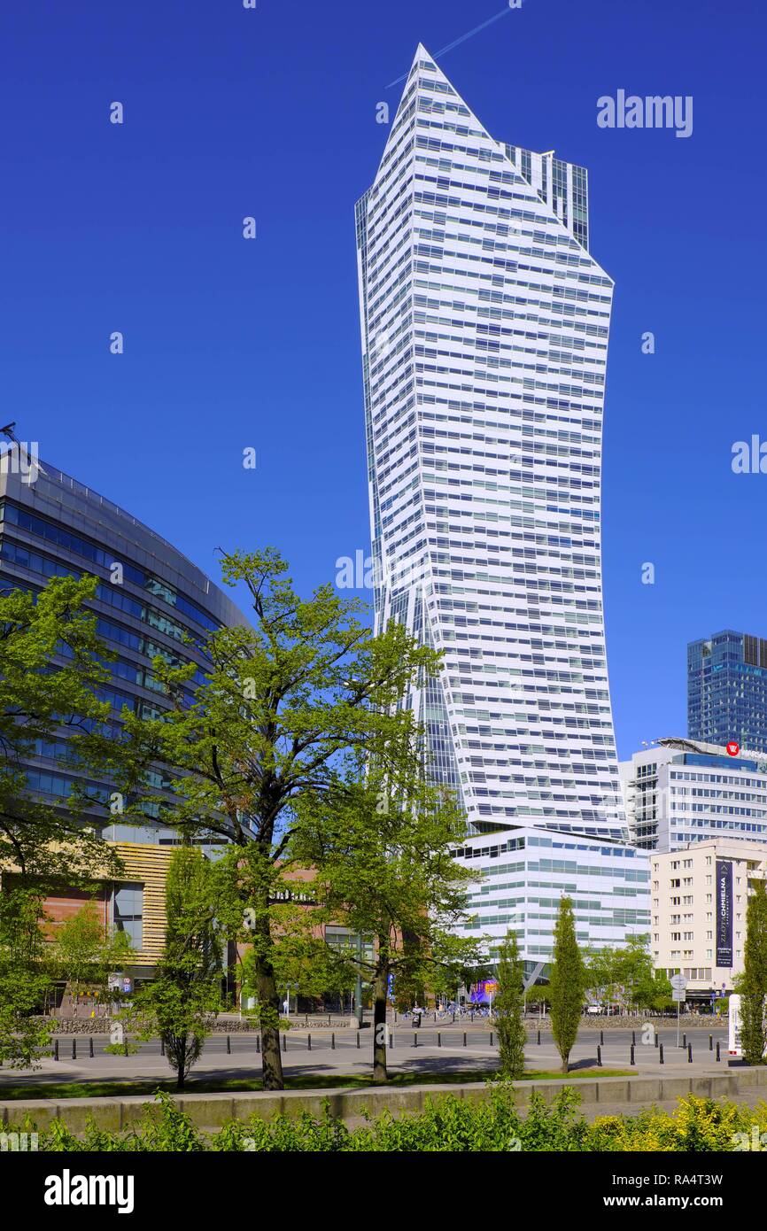 Polska, Warszawa - Srodmiescie - wiezowiec Zlota 44 - Zagiel Warsaw, Poland - Zlota 44 Sail - Zagiel skyscraper in Warsaw city center at Zlota and Emilii Plater streets Stock Photo