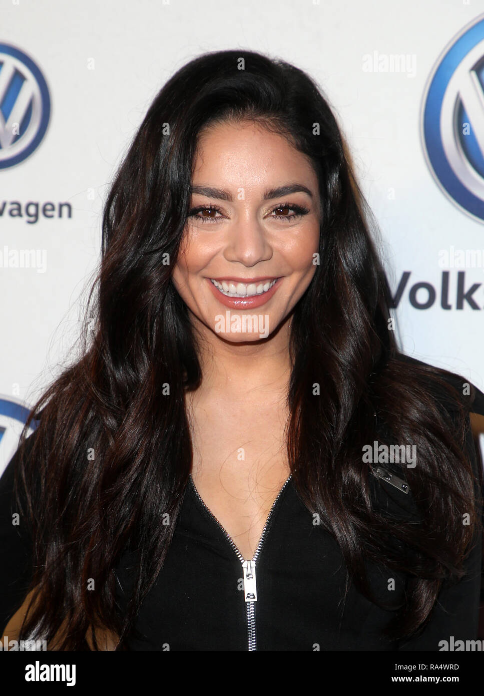 Vanessa Hudgens Austin Butler To Celebrate Volkswagen S Annual