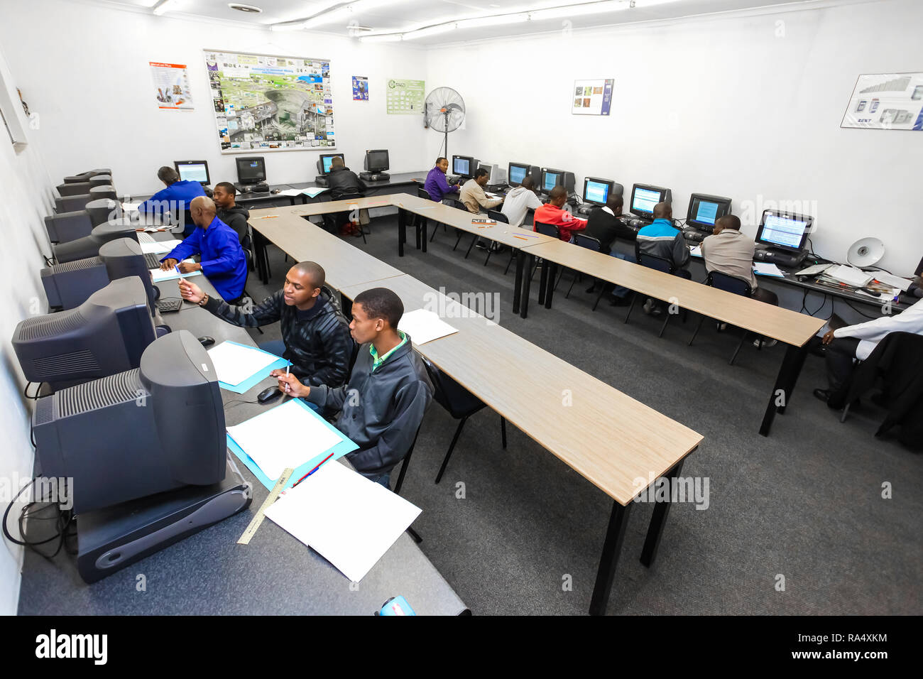 Africa computer factory hi-res stock photography and images - Alamy