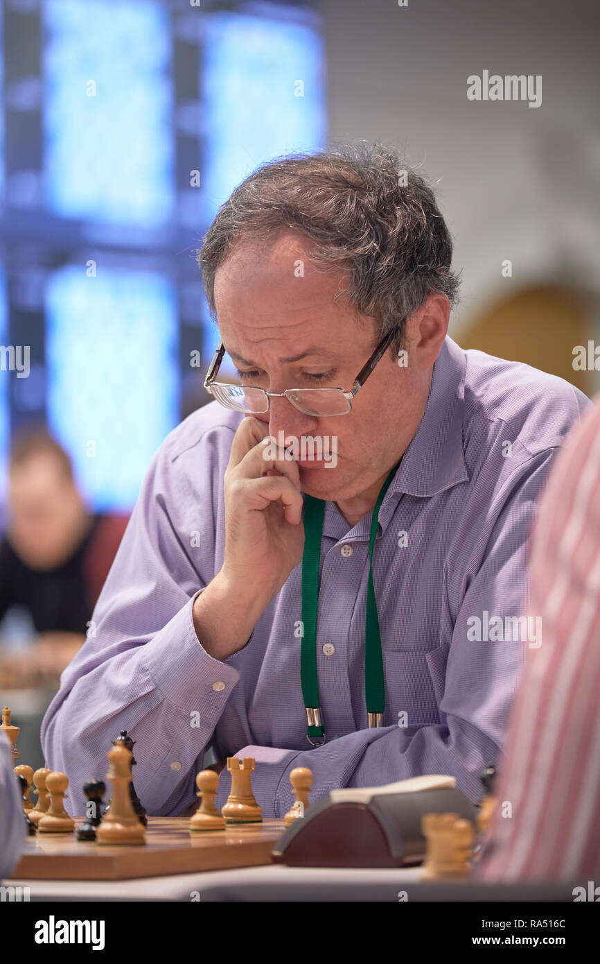 Blitz chess hi-res stock photography and images - Alamy