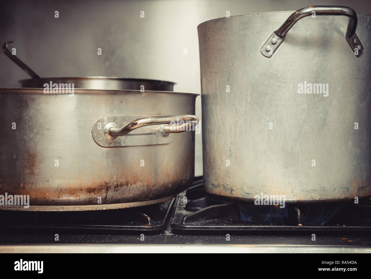 Big pot hi-res stock photography and images - Alamy