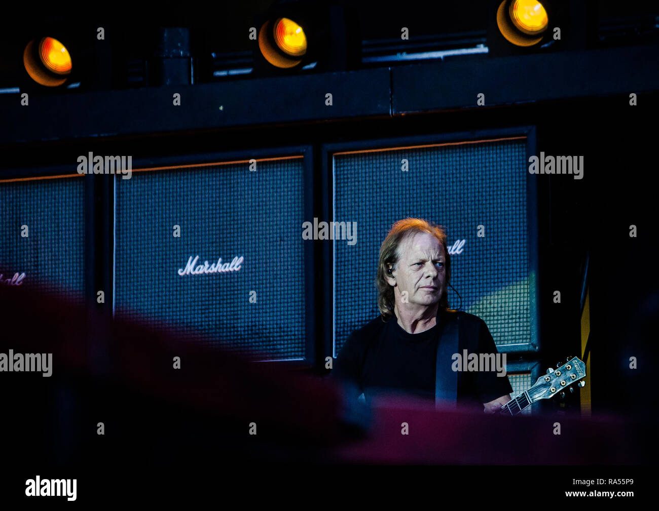 Stevie young ac dc hi-res stock photography and images - Alamy