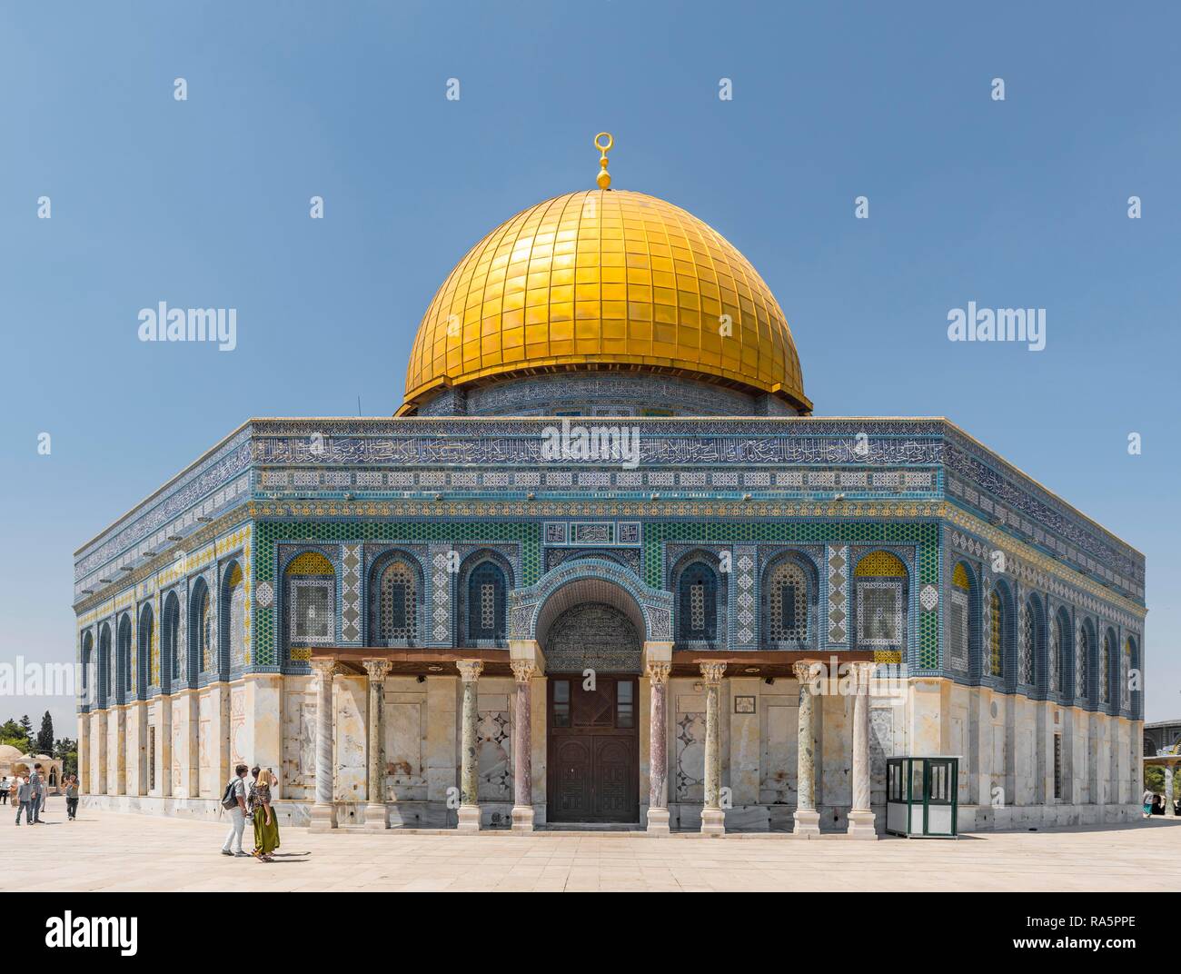 Decorated facade and golden dome, Dome of the Rock, also Qubbat As-sachra, Kipat Hasela, Temple Mount, Old Town, Jerusalem Stock Photo