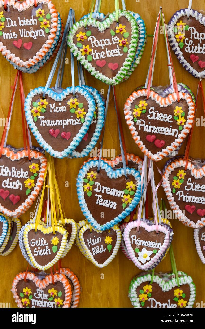 Gingerbread hearts with sayings, Switzerland Stock Photo