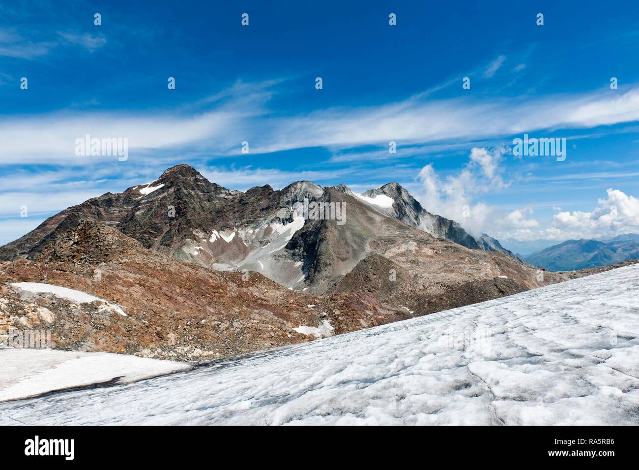 View over the glacier Geltalferner with summit Schneebiger Nock, 3358 m, back left, Monte Nevoso, Rieserfernergruppe, Vedrette Stock Photo
