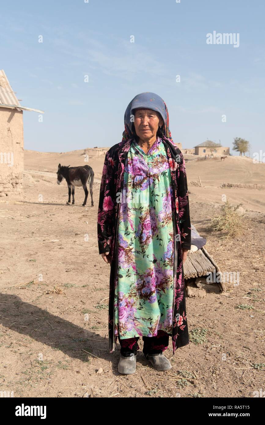 Uzbek ethnicity hi-res stock photography and images - Alamy