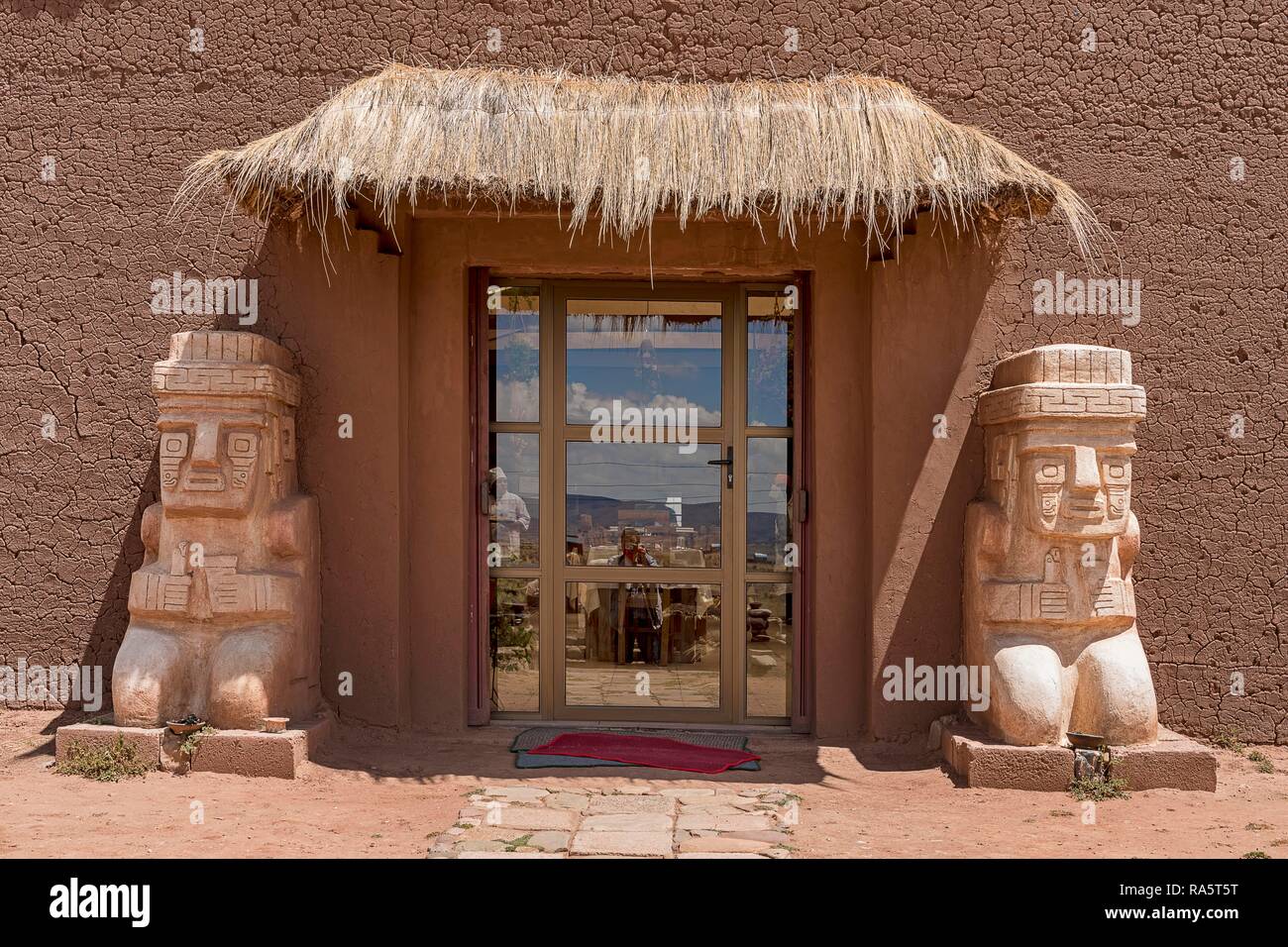 Entrance with stone figures, Tihuanaku, ruins of pre-Inca cultures, Tihuanaku, Tiawanacu, Tiahuanaco, La Paz, Bolivia Stock Photo