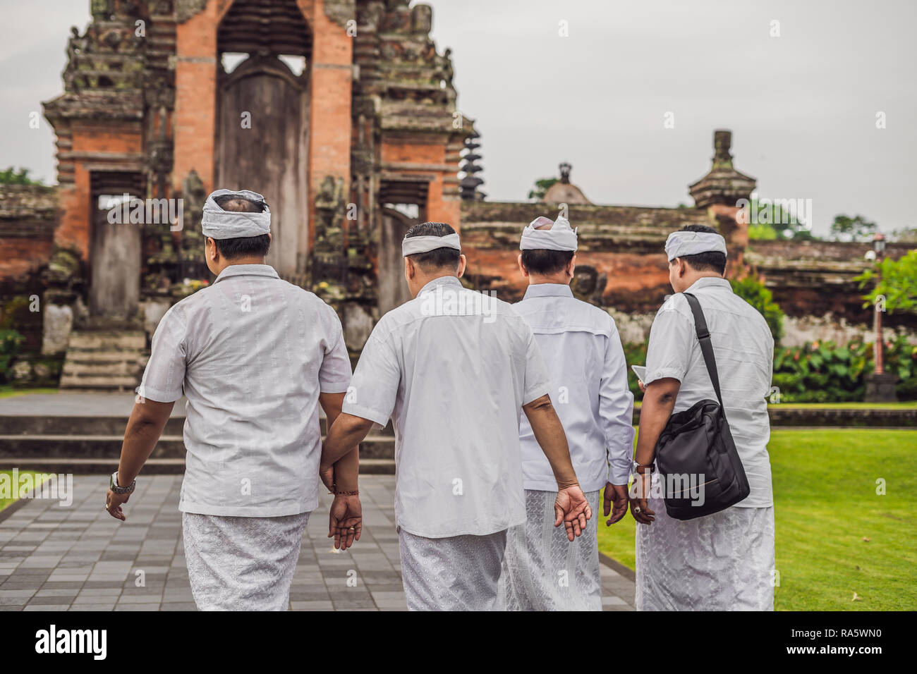 Royal Temple And Tanah Lot Sunset Tour Dinner Included