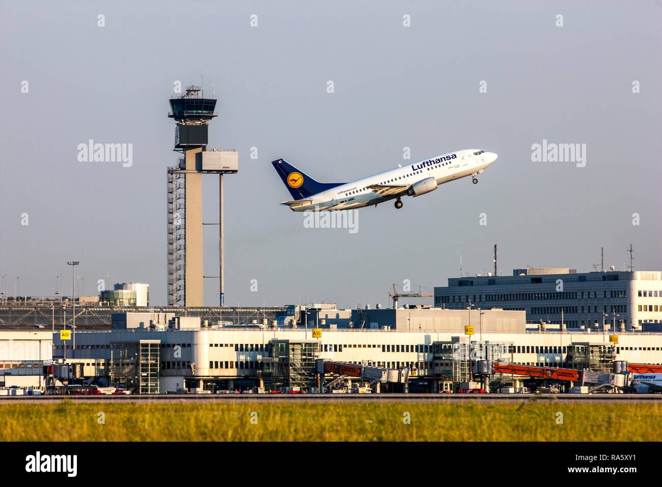 Lufthansa Boeing 737, taking off at Duesseldorf International Airport