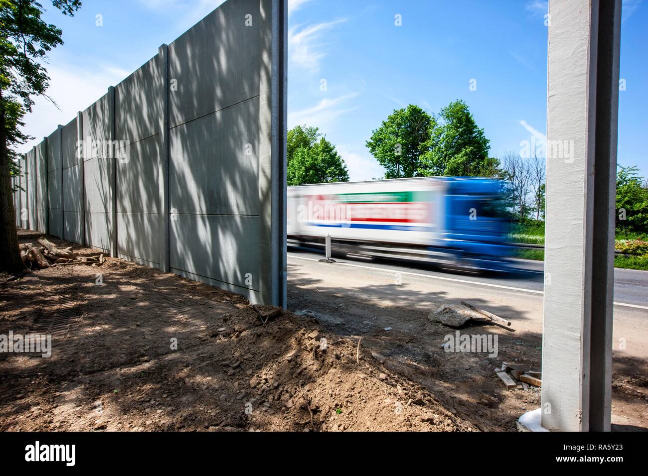 Construction of noise barriers on the A52 motorway, in the Essen districts of Bredeney and Haarzopf, Essen Stock Photo