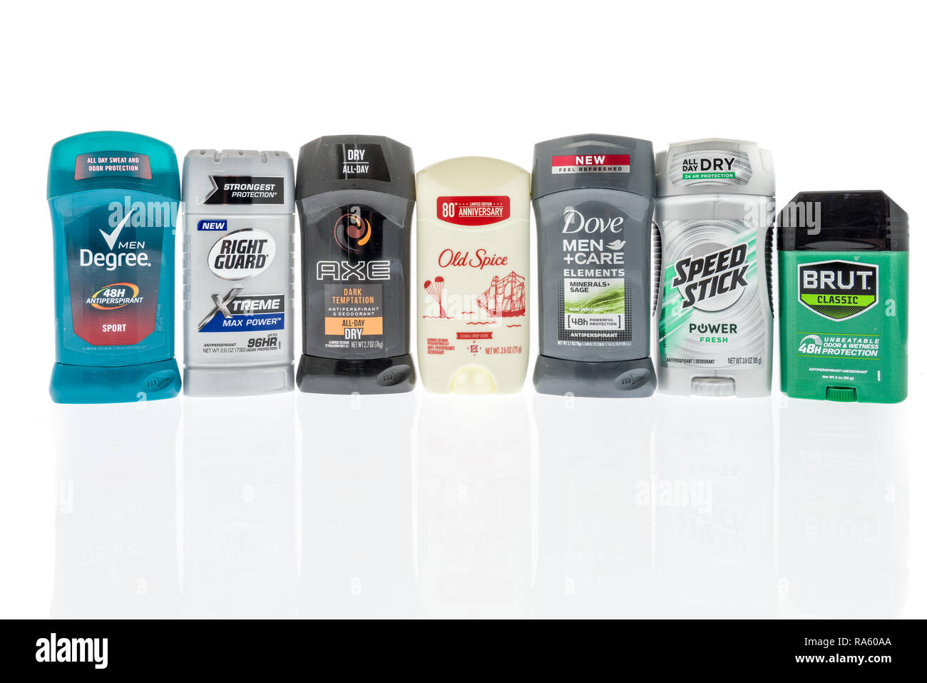 Antiperspirant spray hires stock photography and images Alamy