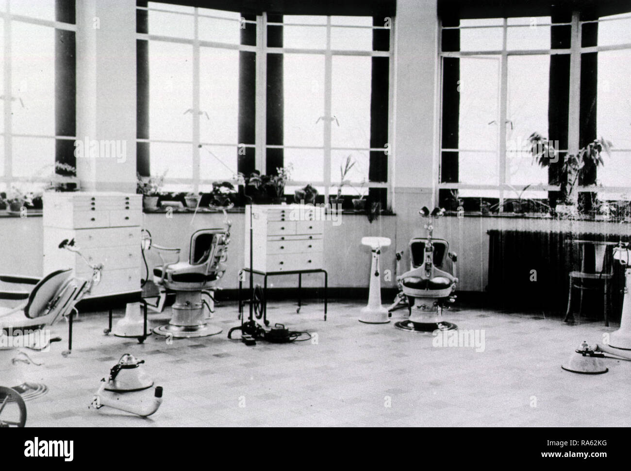 Dental clinic in the 130th General Hospital, Ciney, Belgium ca. 1940s Stock Photo