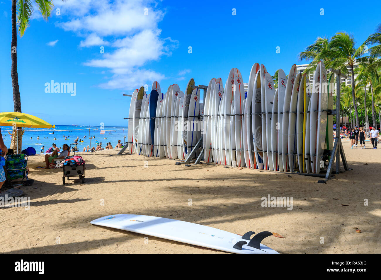 Surfboard rack waikiki beach hires stock photography and images Alamy