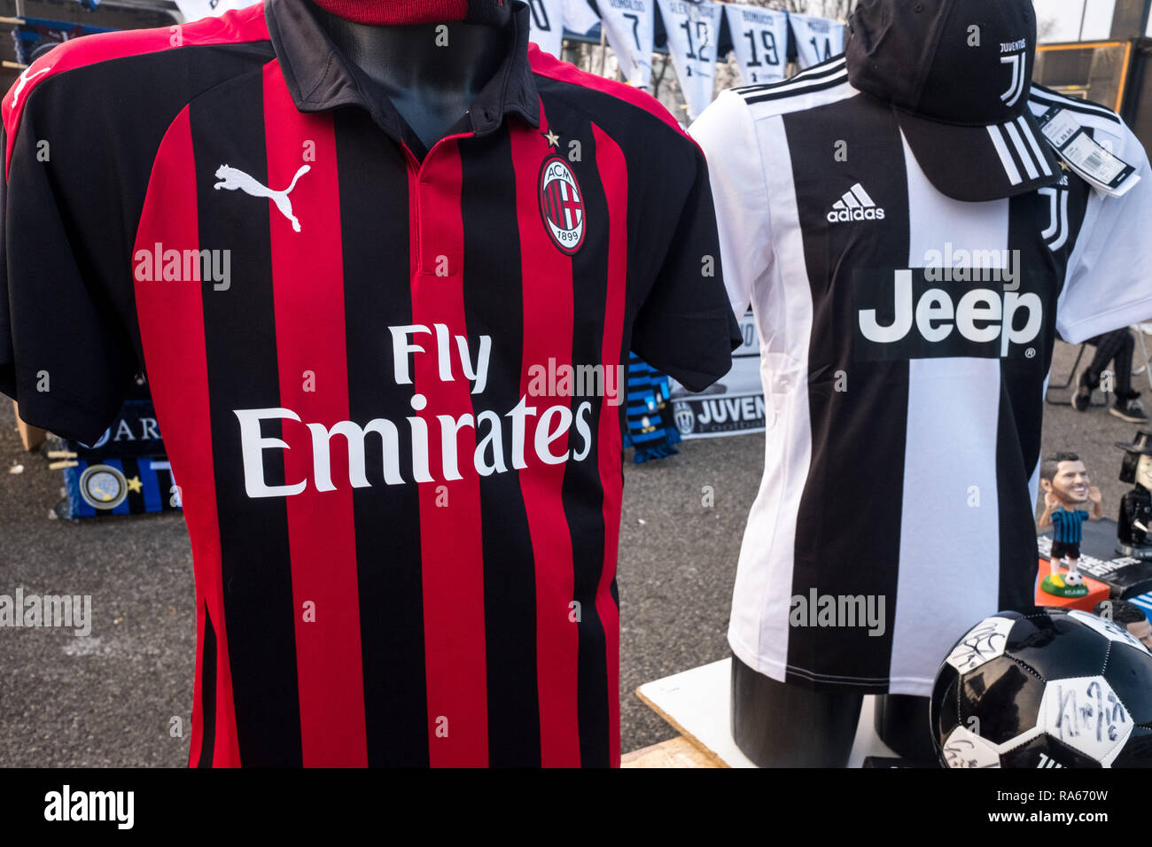 Milan, Italy. 1st January, 2019. Milan, Inter and Juventus t-shirts and  gadgets for sale at a street vendor in front of the San Siro stadium, on  January 01 2019 Credit: Mairo Cinquetti/Alamy