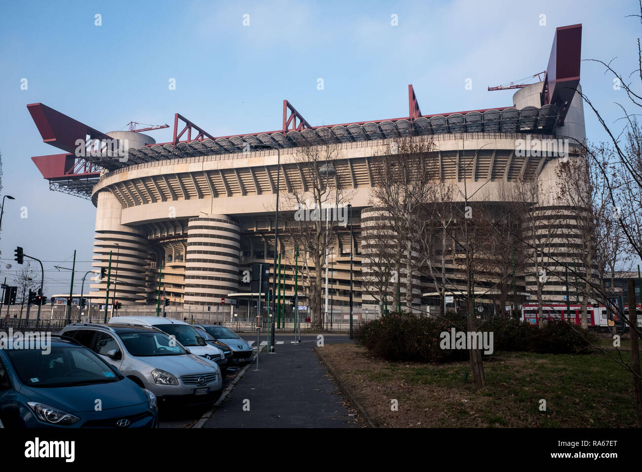 Milan, Italy. 1st January, 2019. Spectators in the Italian stadiums are on the rise.  San Siro is the setting of records with 62,281 paying players during the matches of the Internazionale Milan and 52,977 paying players during the matches of A.C. Milan. Credit: Mairo Cinquetti/Alamy Live News Stock Photo