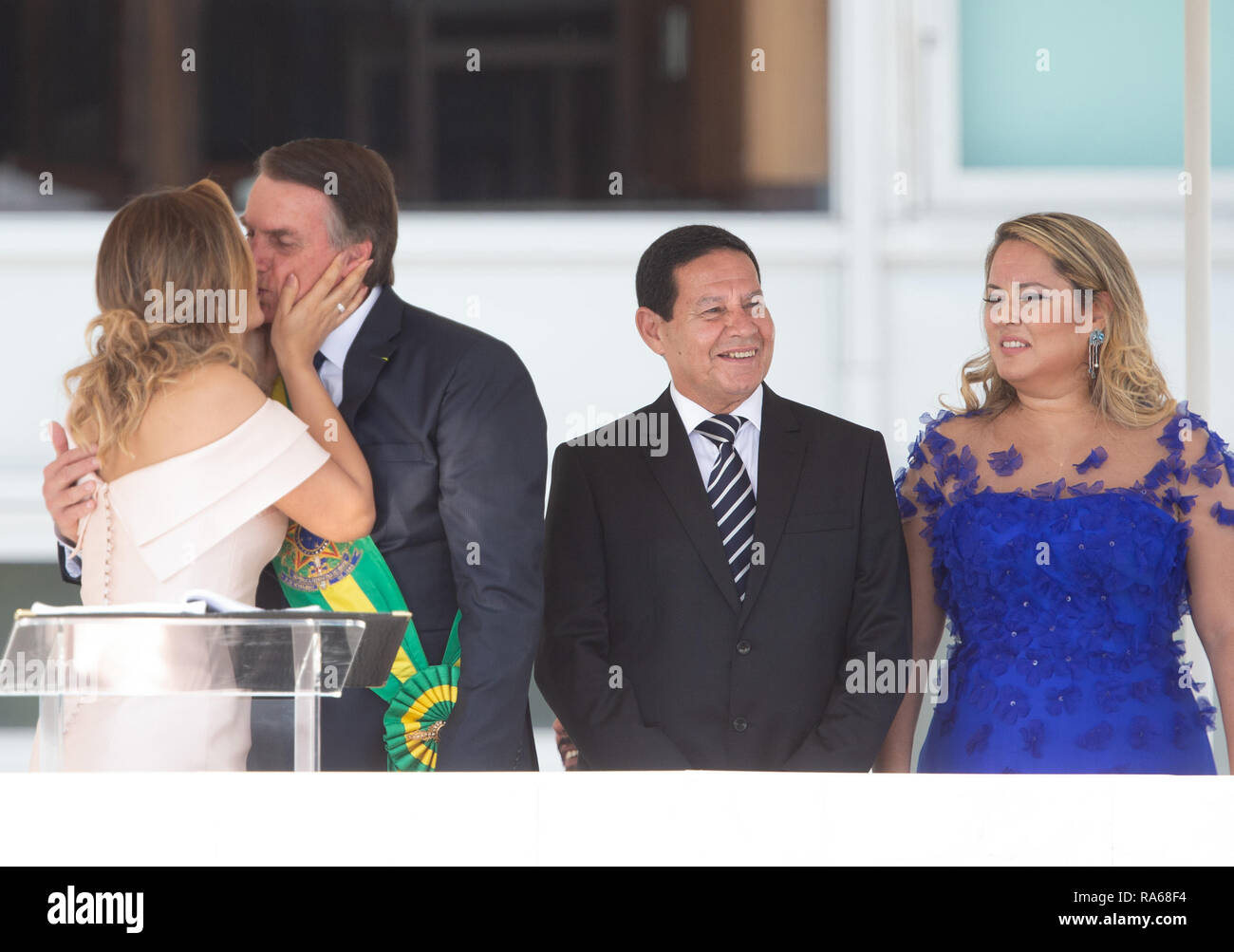 Brasilia, Brazil. 1st January, 2019. President Jair Bolsonaro kisses his wife during the inauguration of his term in the Planalto Palace on Tuesday, 01.  (PHOTO: ED FERREIRA/BRAZIL PHOTO PRESS) Credit: Brazil Photo Press/Alamy Live News Stock Photo