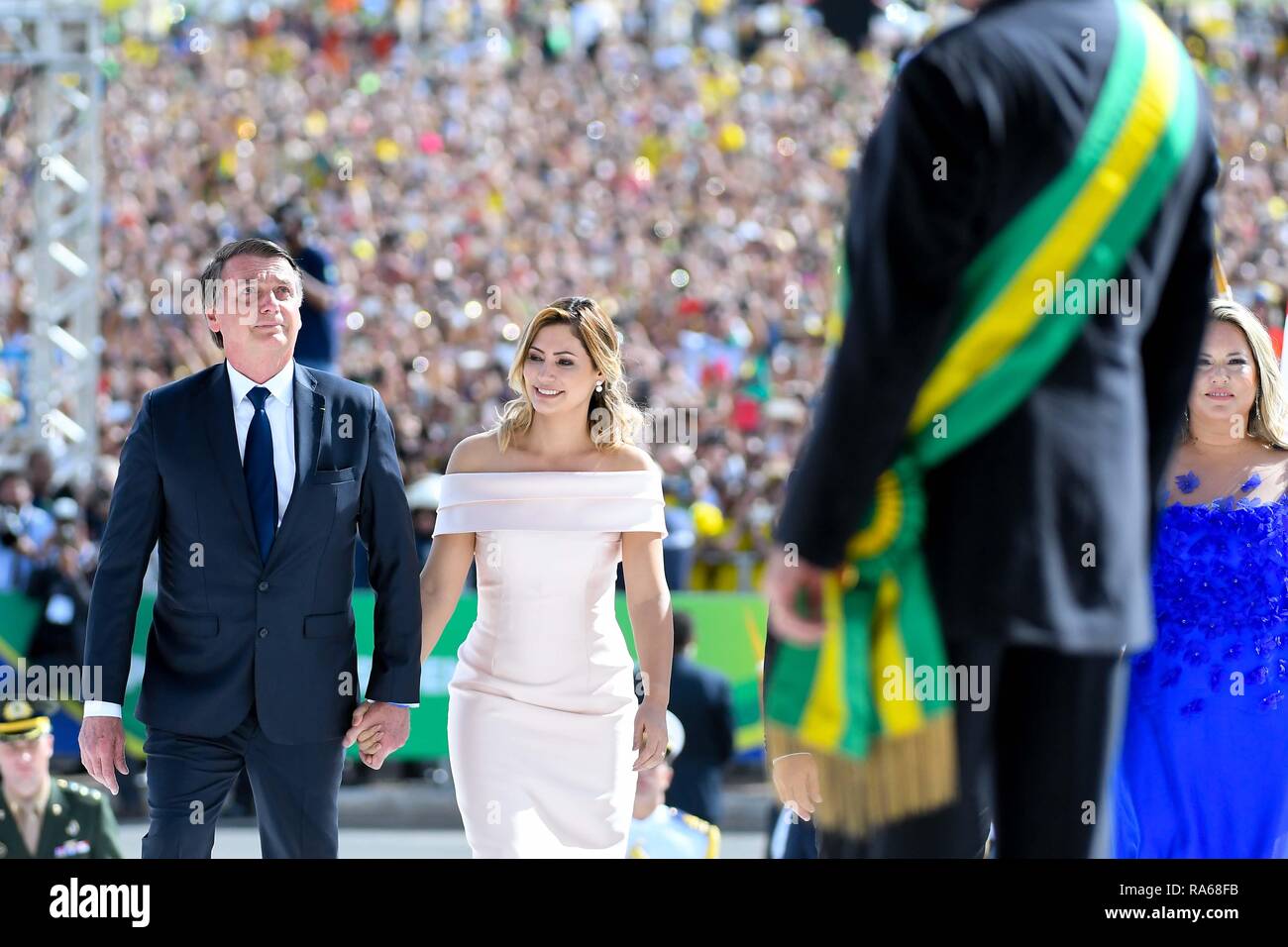 Brasilia, Brazil. 1st January, 2019. President Michel Temer, accompanied by his wife, Marcela Temer, passes the presidential banner to the inaugurated president, Jair Bolsonaro, accompanied by his wife Michelle Bolsonaro in the Planalto Palace, on Tuesday, 01  ((PHOTO: RICARDO BOTELHO/BRAZIL PHOTO PRESS) Credit: Brazil Photo Press/Alamy Live News Stock Photo