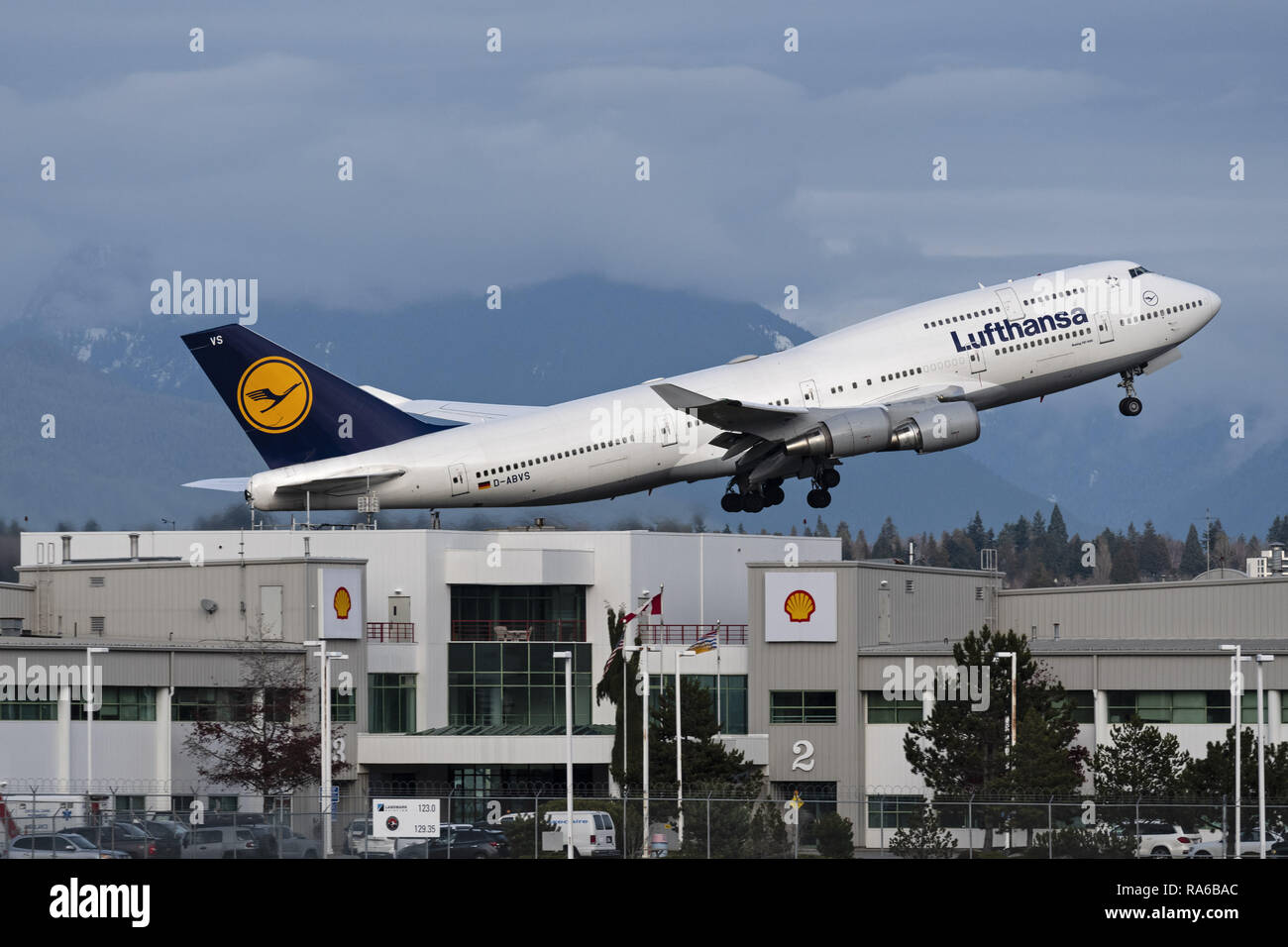 A Lufthansa Boeing 747-400 (D-ABVS) wide-body jet airliner takes off from  Vancouver International Airport. Credit: Bayne Stanley/ZUMA Wire/Alamy Live  News