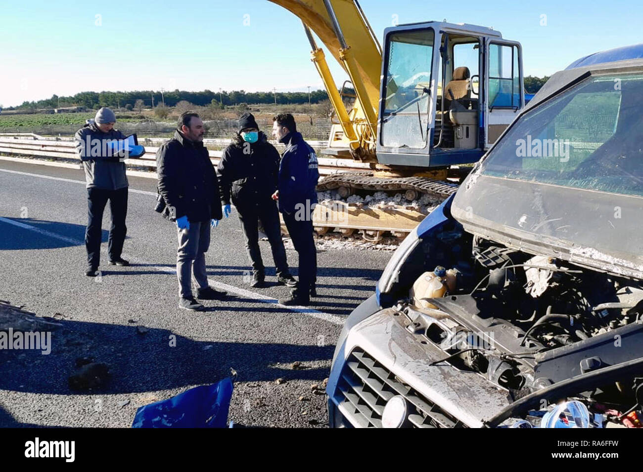 Foto Donato Fasano - LaPresse 02-01-2019 Mellitto, BariCronaca Una rapina a  un portavalori si \u0026#xe8; verificata questa mattina sulla statale 96  'Barese', intorno alle 7.20. Sul posto sono intervenute quattro squadre dei, image size:1300x956