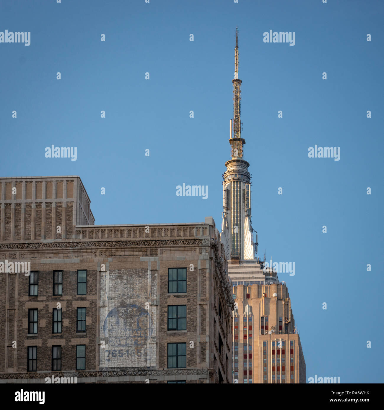 Street view of the Empire State Building, Manhattan, New York City, USA ...