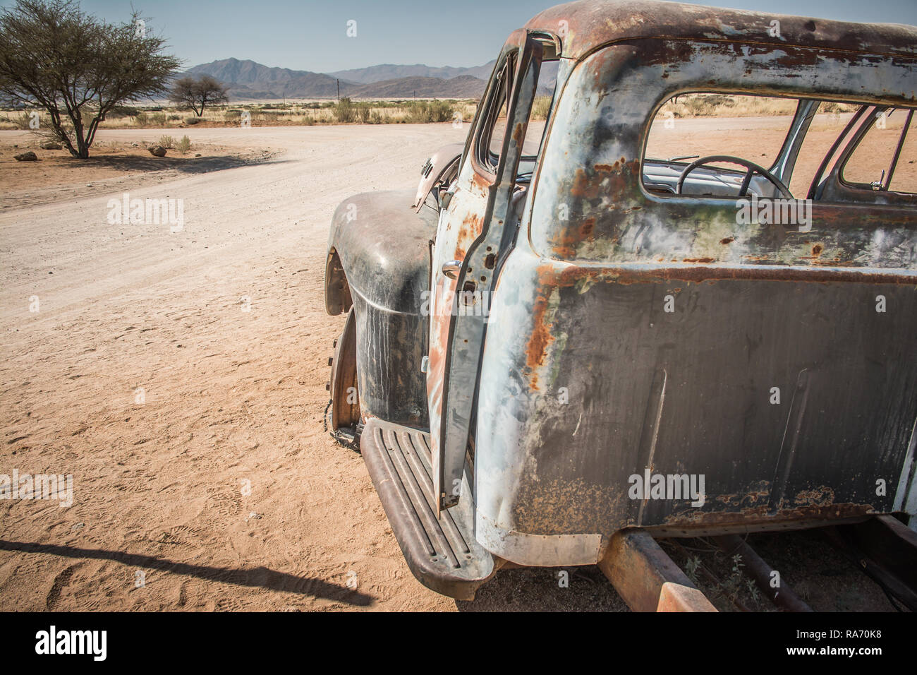 Details from old car wreck in the desert Stock Photo - Alamy