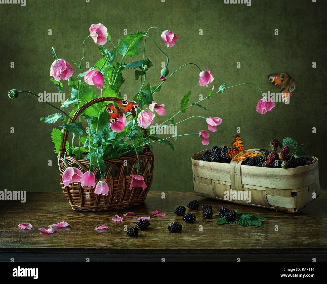 Still life with bouquet of pink poppies Stock Photo - Alamy