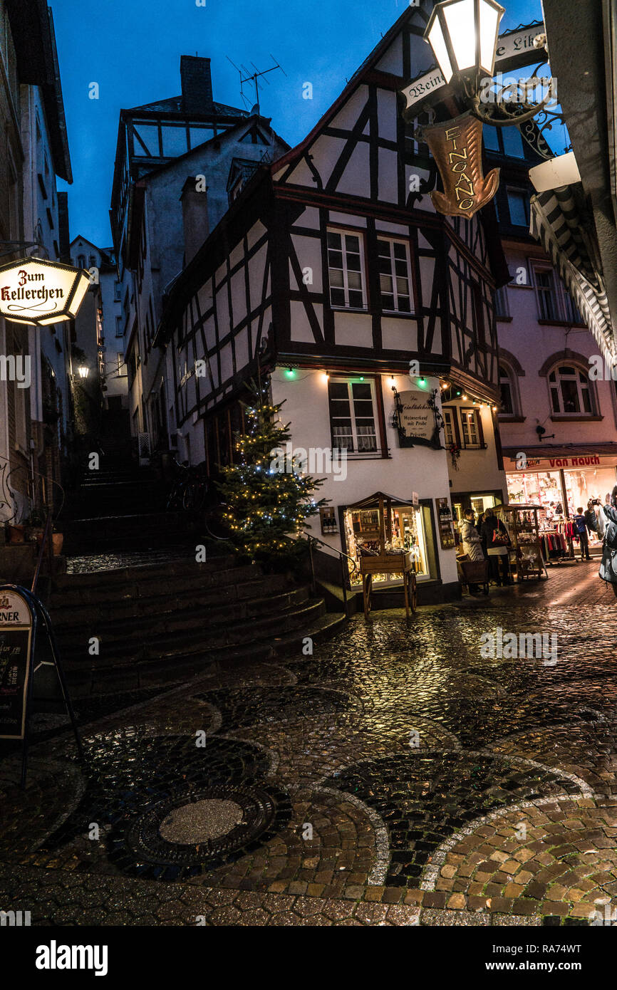 Christmas market at Cochem Germany Stock Photo Alamy