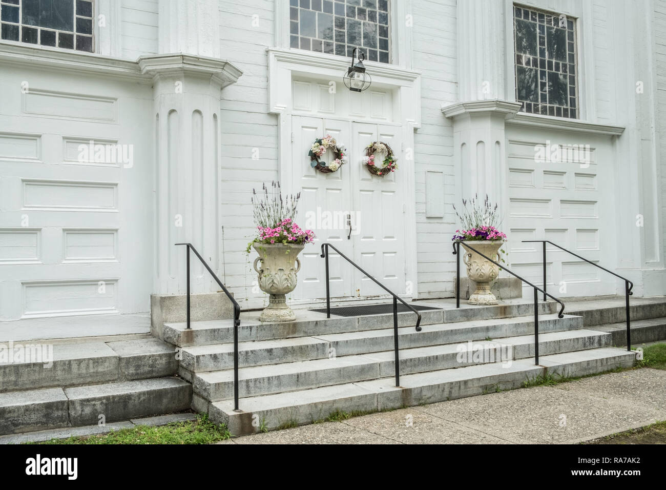 Historic congregational church hires stock photography and images Alamy