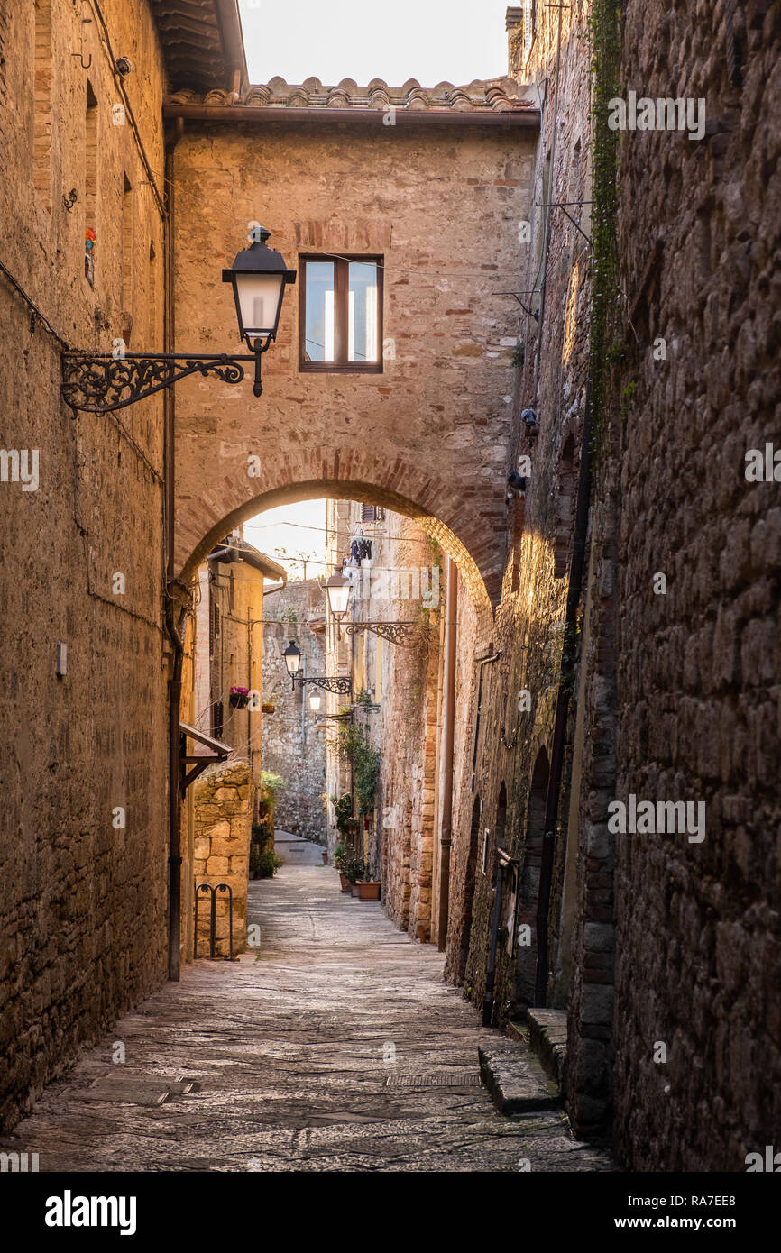 Typical streets in the historic center of Colle di Val d'Elsa, in the province of Siena Stock Photo