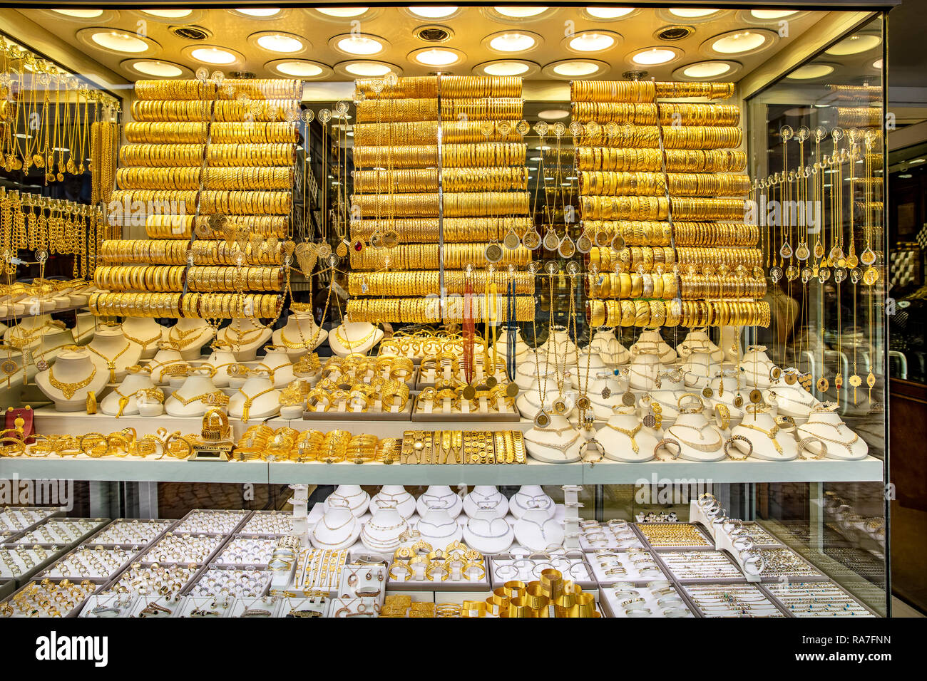 Turkish gold jewellery hi res stock photography and images Alamy