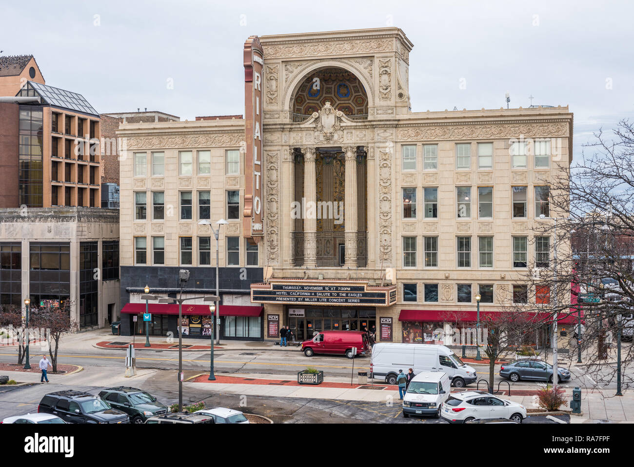 Rialto Theater building in downtown Joliet Stock Photo Alamy