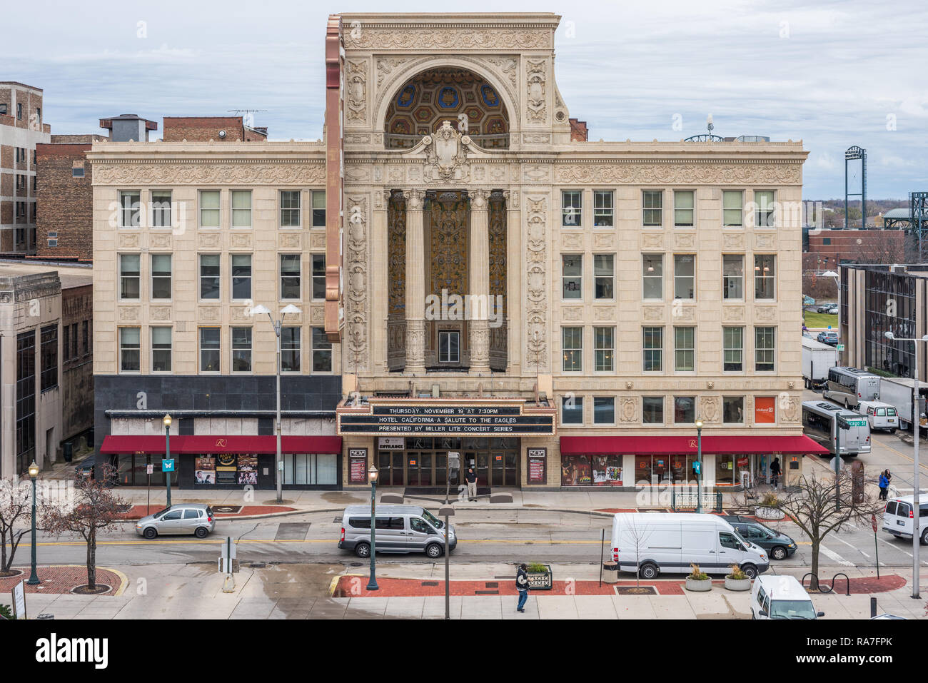 Rialto Theater building in downtown Joliet Stock Photo Alamy
