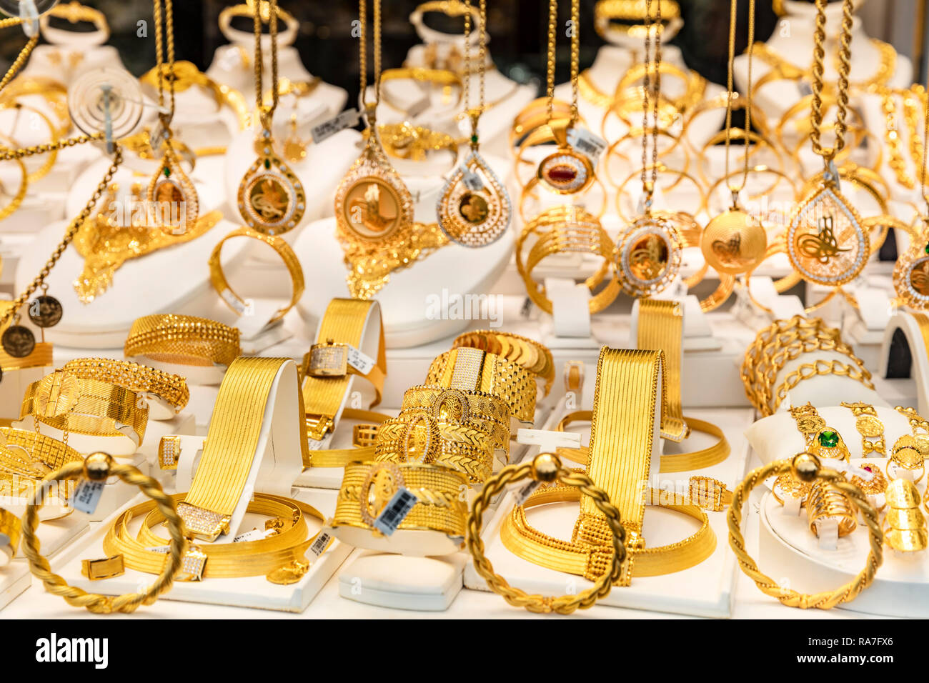 Istanbul, Turkiye -1 Ocak 2019 ; Golden accessories in the display window  of a jewelery store. Turkish gold shop Istanbul Stock Photo - Alamy