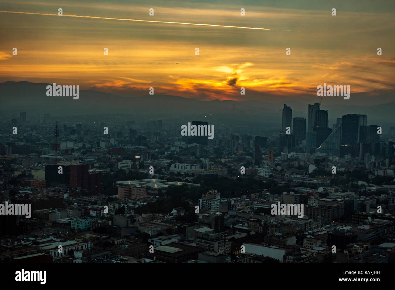 Mexico city skyline at night hi-res stock photography and images - Alamy