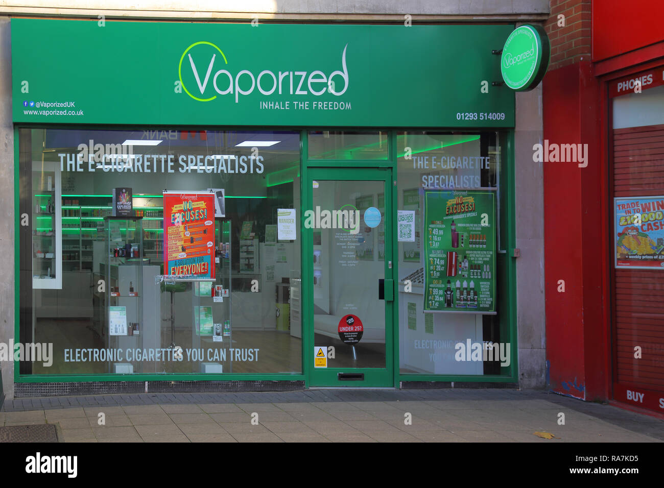 vaping shop in crawley town centre west sussex Stock Photo - Alamy