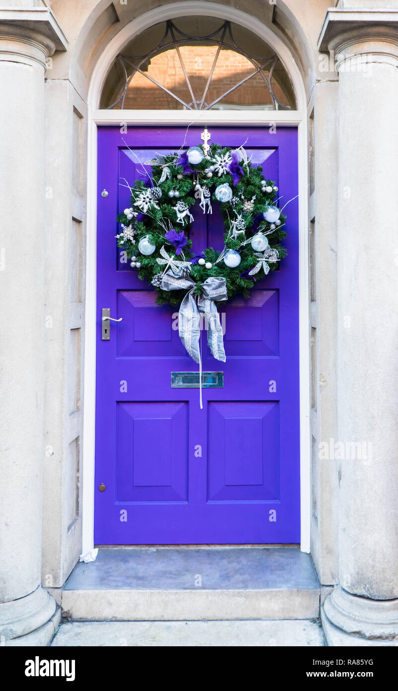 Wood paneled front door hi-res stock photography and images - Alamy