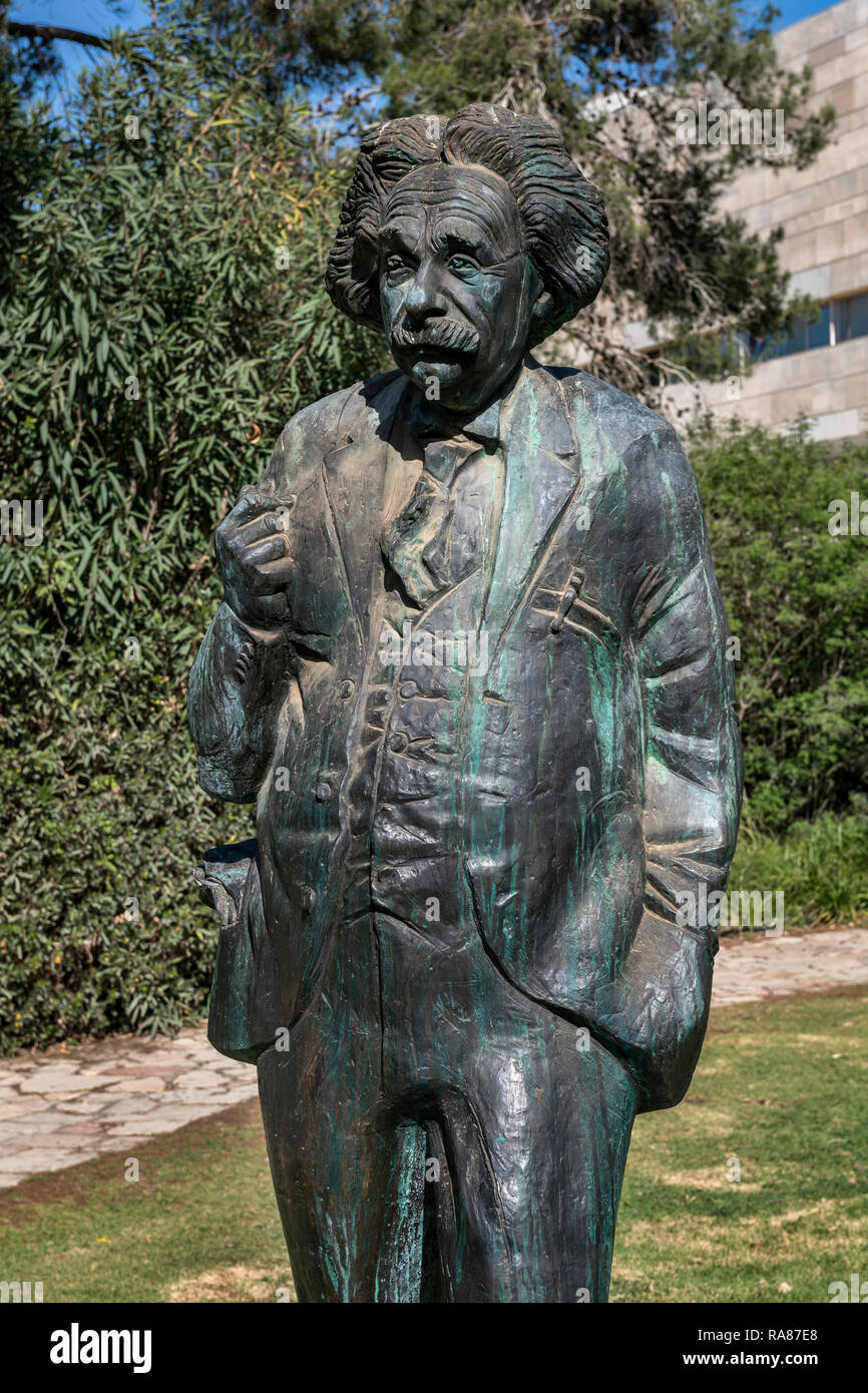 Albert Einstein bronze sculpture by Georgian sculptor Georgy Frangulyan (2015) in Givat Ram or Edmond Safra Campus of the Hebrew University. Jerusalem Stock Photo
