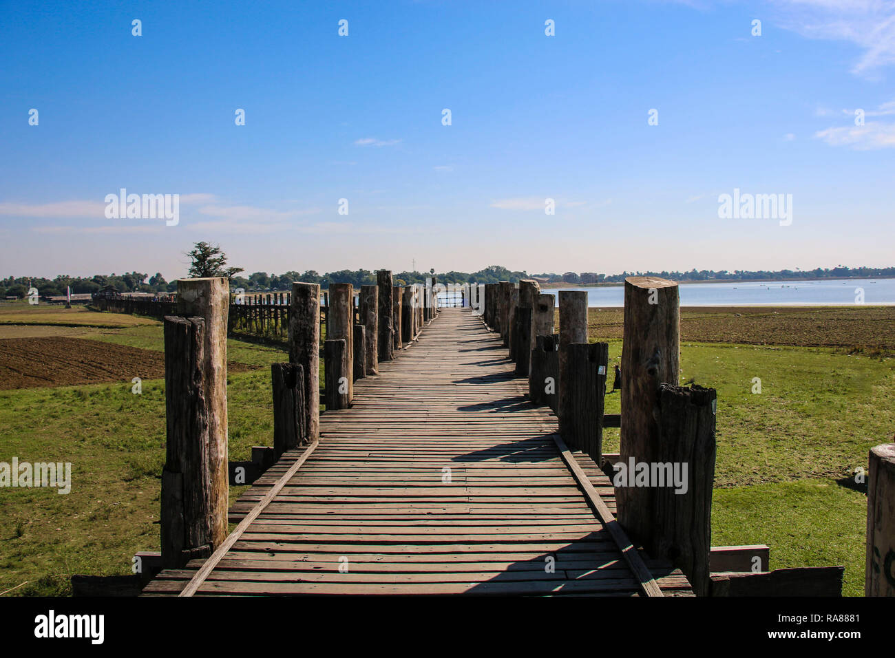 Sagaing bridge burma hi-res stock photography and images - Alamy