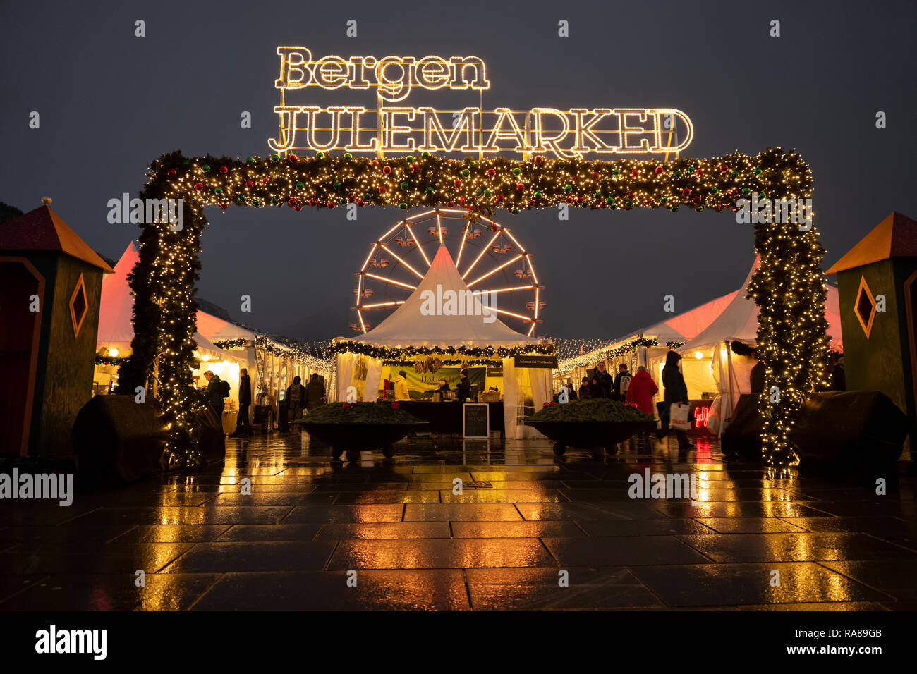 Bergen Christmas market, Bergen, Norway Stock Photo Alamy