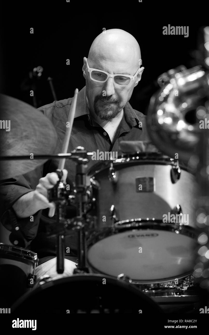 Enzo Zirilli soloing on drums with The Lowest Common Denominator, Scarborough Jazz Festival 2017 Stock Photo