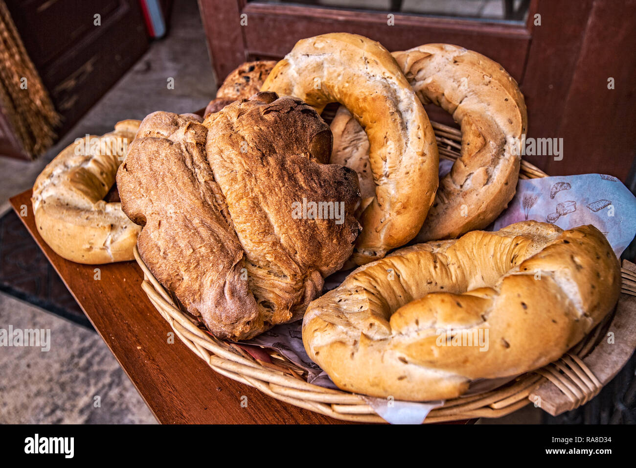 Macadam Pluche pop emmer Italy Basilicata Matera Bread of Matera Stock Photo - Alamy