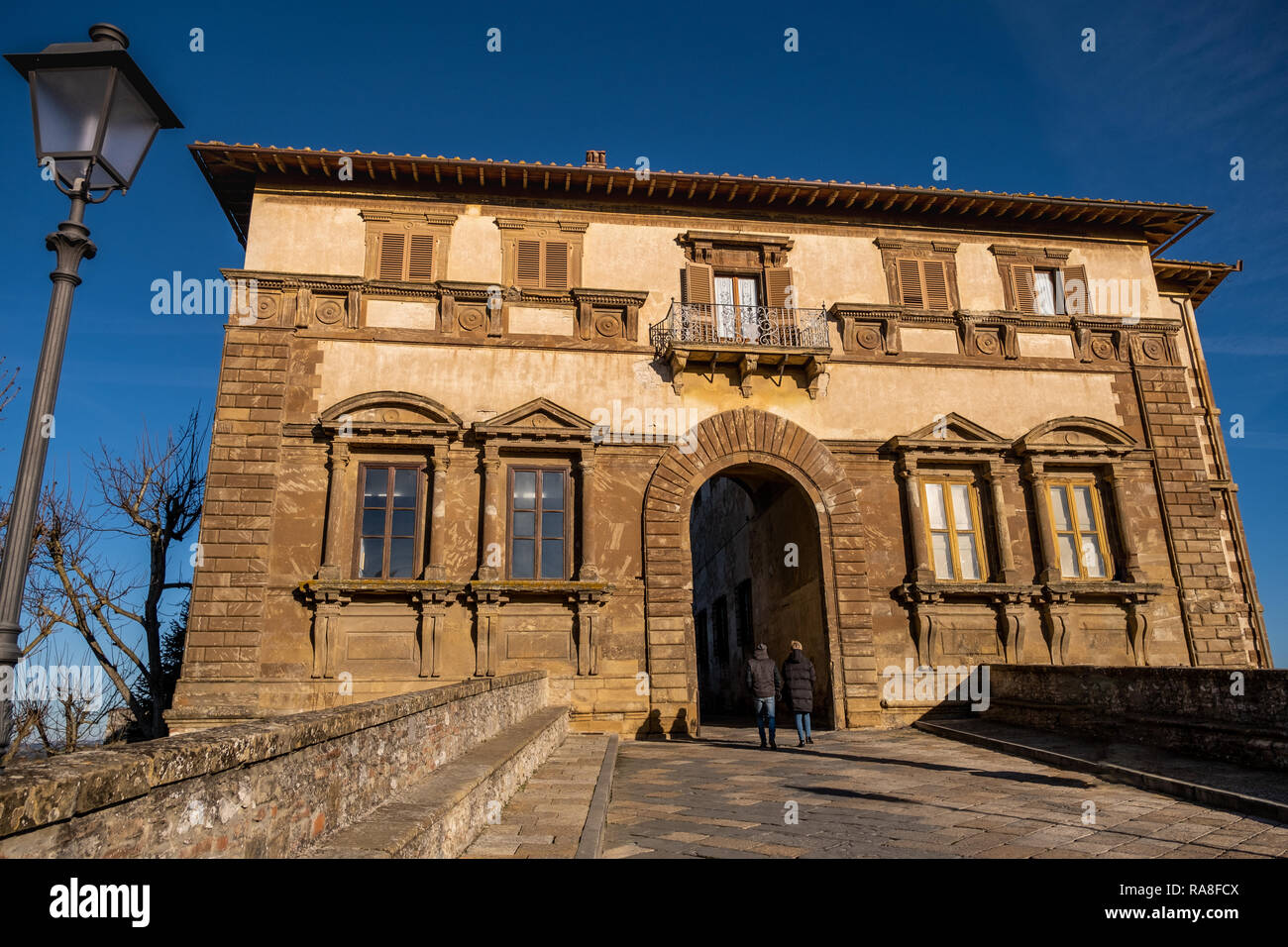 COLLE VAL D’ELSA, ITALY - DECEMBER 26, 2018: Palazzo Campana, the gateway to the oldest part of the town of Colle Val d'Elsa, Siena, Tuscany Stock Photo