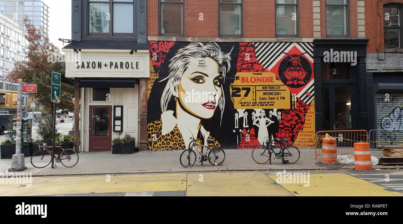 Wall painting in NYC Stock Photo Alamy