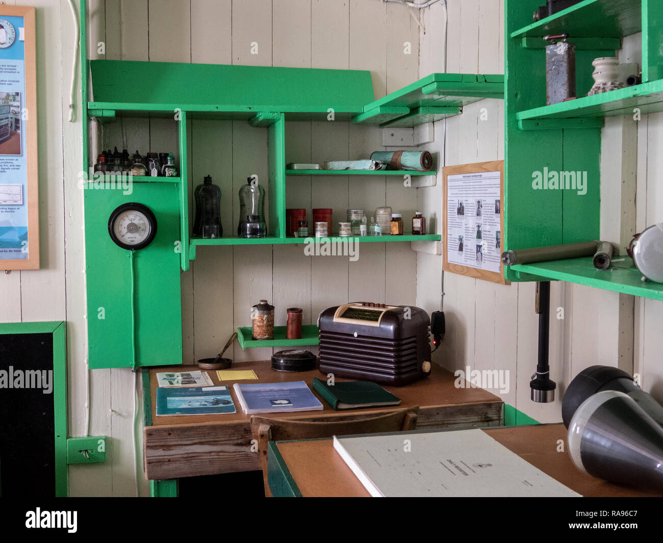 antarctica-wiencke-island-palmer-archipelago-port-lockroy-home-to