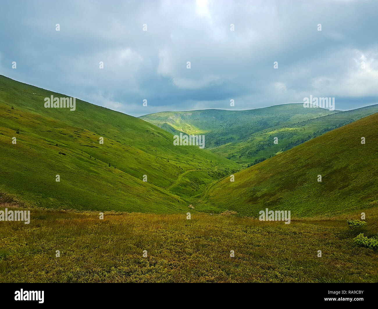 Dramatic beautiful landscape view hi-res stock photography and images ...