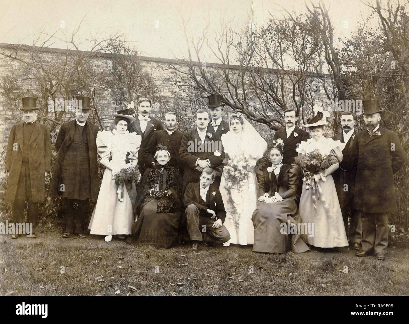 Victorian wedding hi-res stock photography and images - Alamy